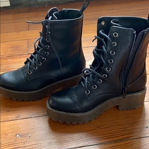 Monki platform combat boots / zip up! Size 37